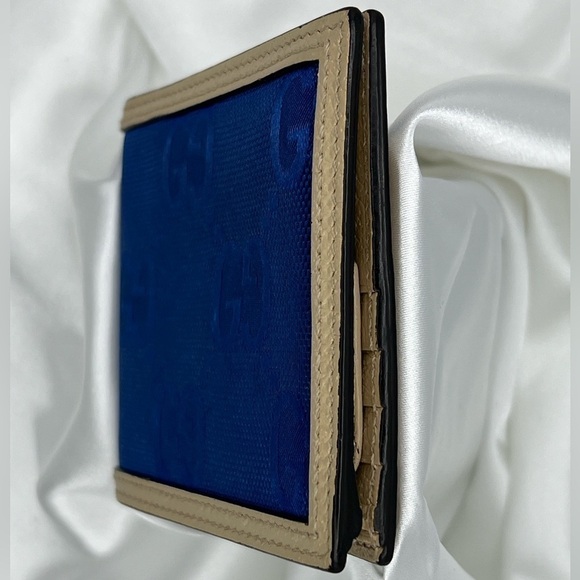NEW ARRIVAL: GUCCI Off the Grid Navy Blue Nylon Bifold Wallet. FULL INCLUSION - Picture 9 of 13